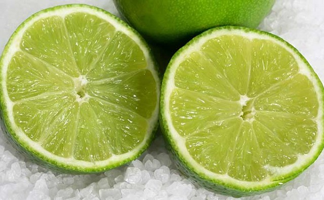 Cách tẩy vết bẩn trên quần áo